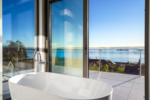 1405 28Th Street, West Vancouver, BC 