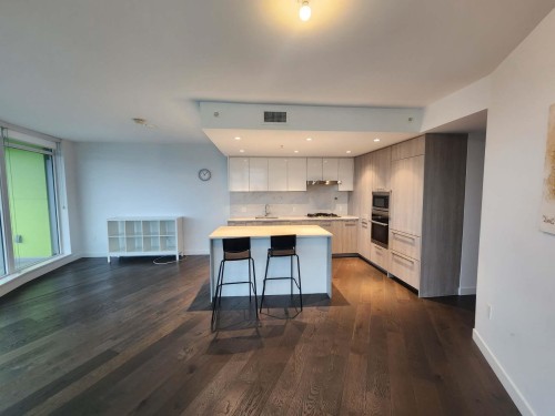 1605-8199 Capstan Way, Richmond, BC 