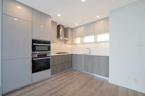 1607-6511 Sussex Avenue, Burnaby, BC 