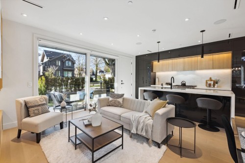 1-3081 14Th Avenue W, Vancouver, BC 