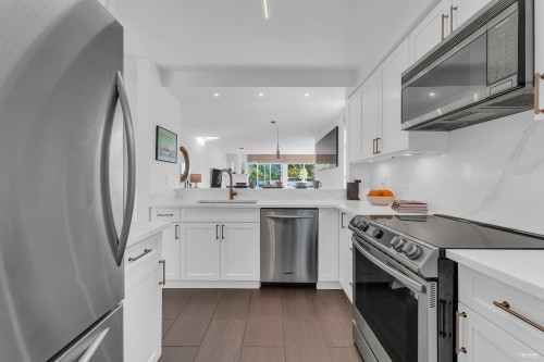 2243 Oak Street, Vancouver, BC 