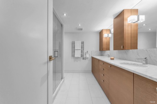 2243 Oak Street, Vancouver, BC 