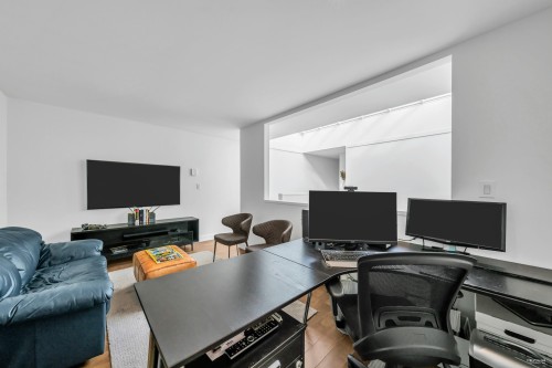 2243 Oak Street, Vancouver, BC 