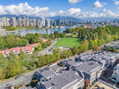 2243 Oak Street, Vancouver, BC 