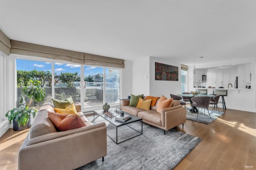 2243 Oak Street, Vancouver, BC 