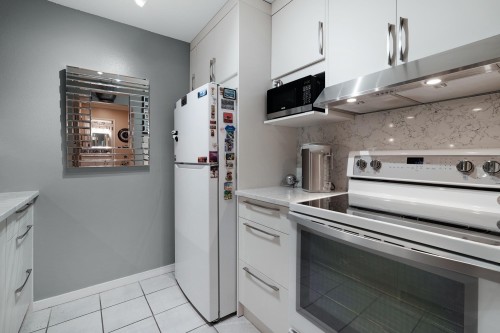 202-9300 Glenacres Drive, Richmond, BC 