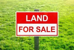 4754 Gladstone Street  Vancouver, BC V5N 5A5