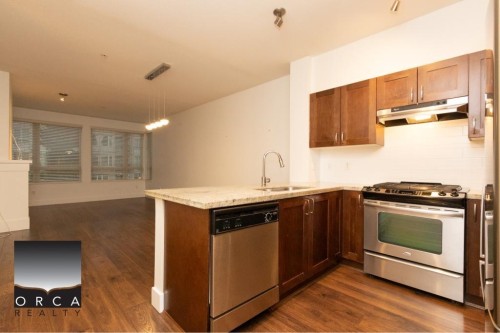 204-1111 27Th East Street, North Vancouver, BC 