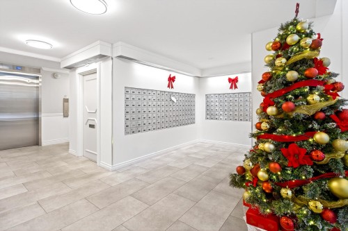 504-2024 Fullerton Avenue, North Vancouver, BC 