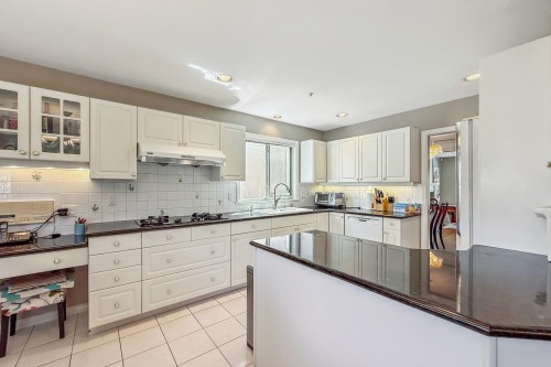 2755 20Th Avenue W, Vancouver, BC 