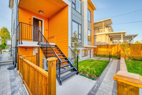 2-968 55Th Avenue E, Vancouver, BC 