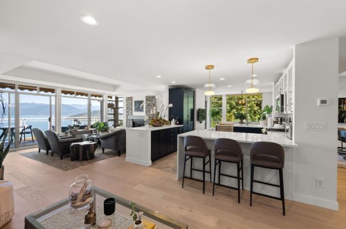 8689 Seascape Drive, West Vancouver, BC 