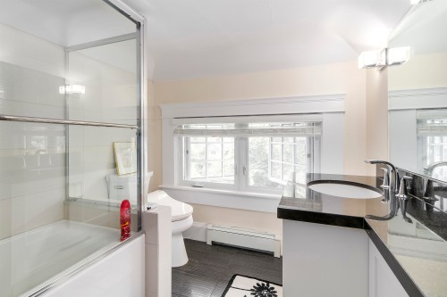 1926 17Th Avenue W, Vancouver, BC 