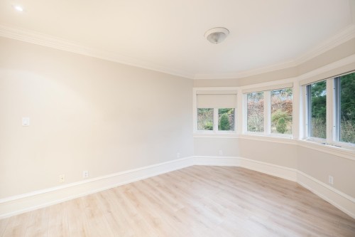 6220 Summit Avenue, West Vancouver, BC 