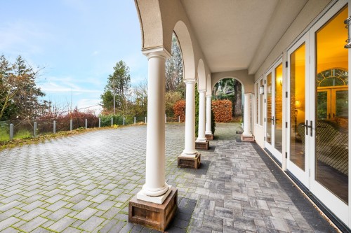 6220 Summit Avenue, West Vancouver, BC 