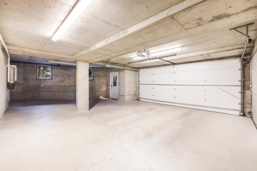 6220 Summit Avenue, West Vancouver, BC 