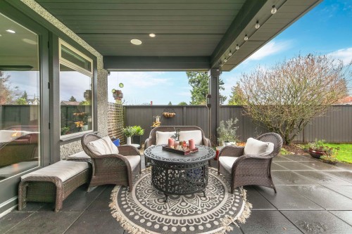 518 16Th Street E, North Vancouver, BC 