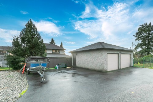 518 16Th Street E, North Vancouver, BC 