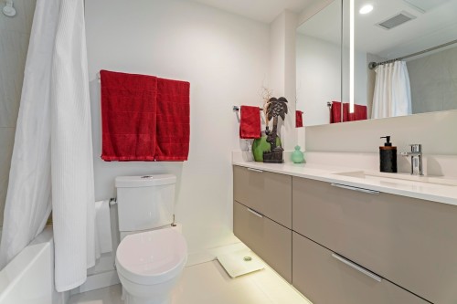 1004-1401 Hunter Street, North Vancouver, BC 