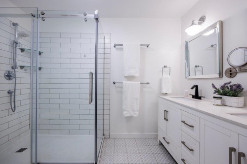 209-4001 Mt Seymour Parkway, North Vancouver, BC 