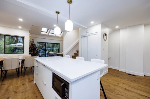 209-4001 Mt Seymour Parkway, North Vancouver, BC 