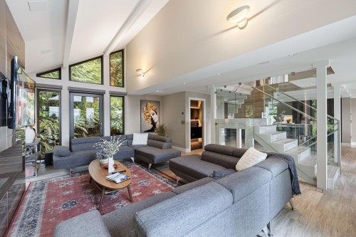 445 Mountain Drive, West Vancouver, BC 