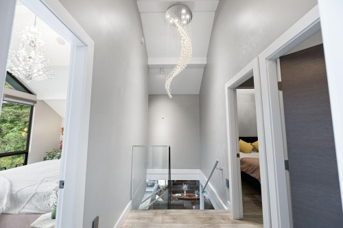 445 Mountain Drive, West Vancouver, BC 