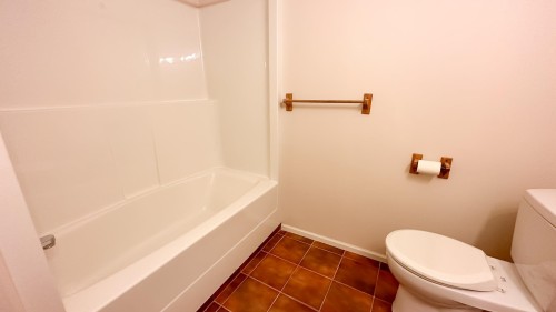 Bsmt-88 Ravine Drive, Port Moody, BC 