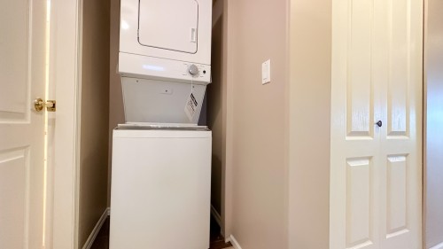 Bsmt-88 Ravine Drive, Port Moody, BC 