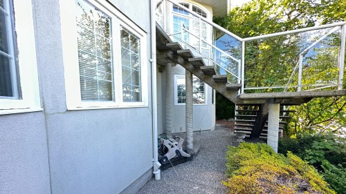 Bsmt-88 Ravine Drive, Port Moody, BC 