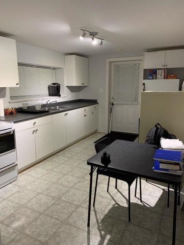 Lower-3523 29Th Avenue E, Vancouver, BC 