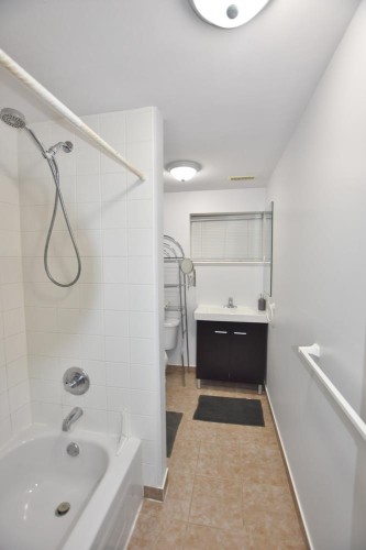 Lower-3523 29Th Avenue E, Vancouver, BC 