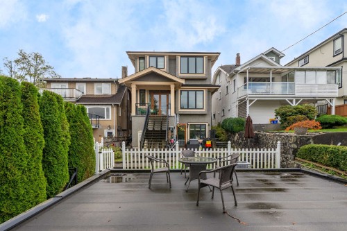 3511 15Th Avenue W, Vancouver, BC 