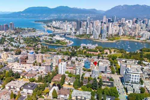 302-1030 Broadway Street W, Vancouver, BC 