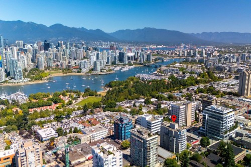 302-1030 Broadway Street W, Vancouver, BC 