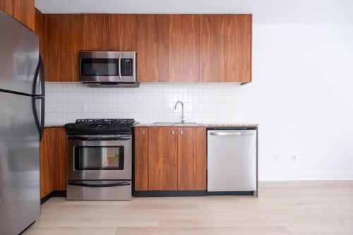 302-1030 Broadway Street W, Vancouver, BC 