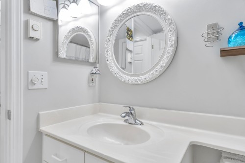 102-4758 53 Street, Delta, BC 