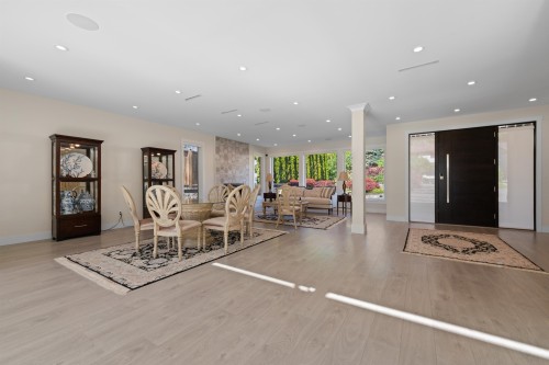 5199 Cliffridge Avenue, North Vancouver, BC 