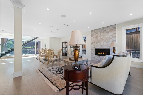 5199 Cliffridge Avenue, North Vancouver, BC 