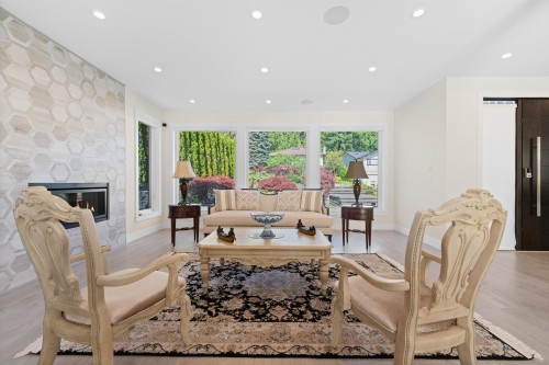 5199 Cliffridge Avenue, North Vancouver, BC 