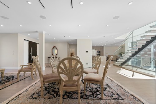 5199 Cliffridge Avenue, North Vancouver, BC 