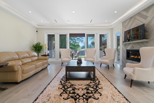 5199 Cliffridge Avenue, North Vancouver, BC 