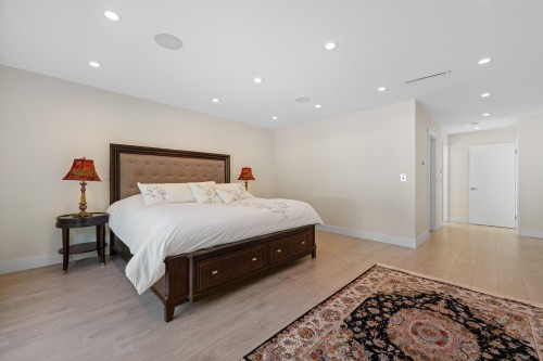 5199 Cliffridge Avenue, North Vancouver, BC 