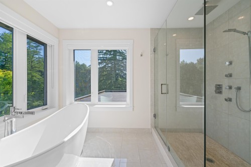 5199 Cliffridge Avenue, North Vancouver, BC 