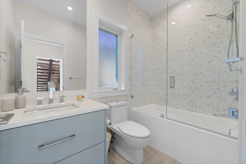 5199 Cliffridge Avenue, North Vancouver, BC 