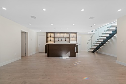 5199 Cliffridge Avenue, North Vancouver, BC 