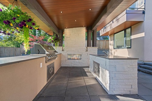 5199 Cliffridge Avenue, North Vancouver, BC 