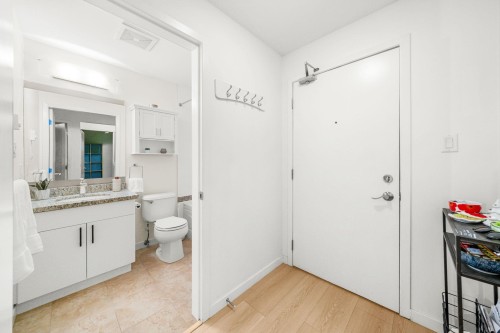 203-930 16Th Avenue W, Vancouver, BC 