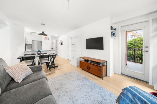 203-930 16Th Avenue W, Vancouver, BC 