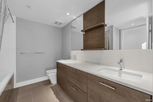 7478 Granville Street, Vancouver, BC 